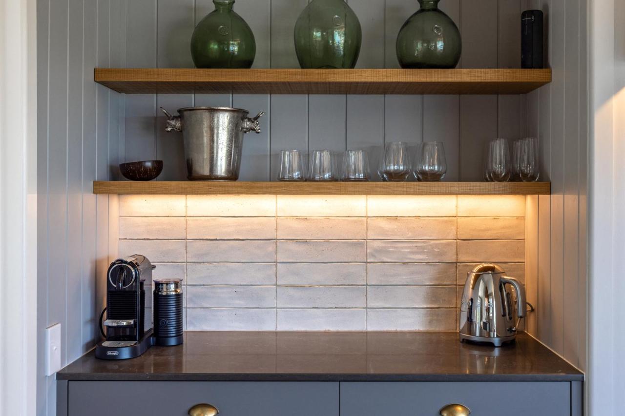 Smiths Cottage - Stay Waiheke Oneroa Kültér fotó